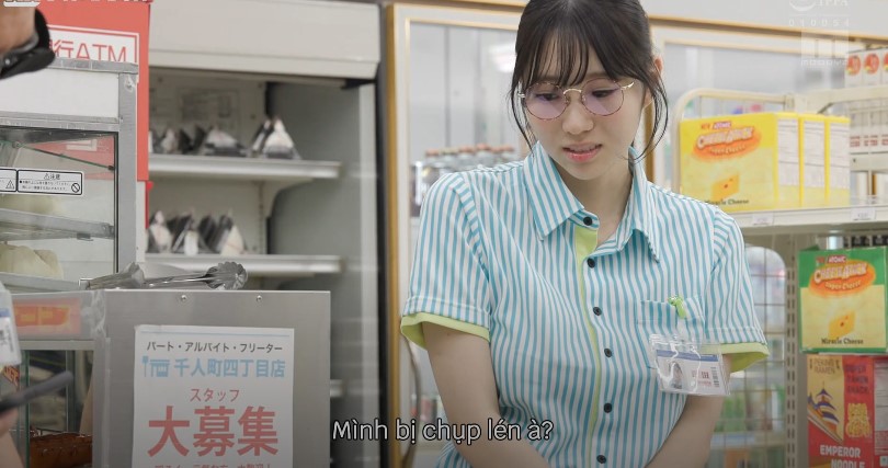 Bem em nhân viên bán hàng vú siêu ngon Mitsuki Momota